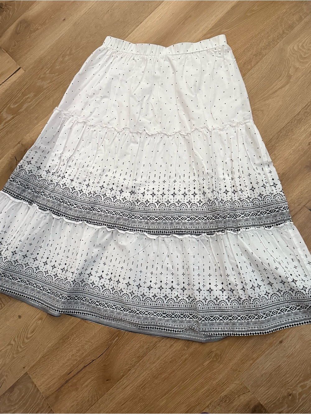 Lane Bryant White Maxi Skirt with Black Border Print 14/16
